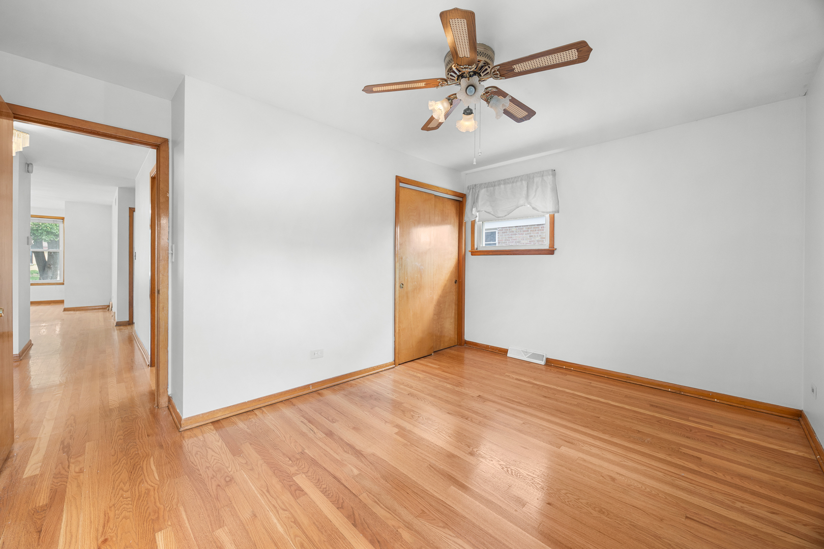4228 Atlantic Avenue, Schiller Park, IL 60176