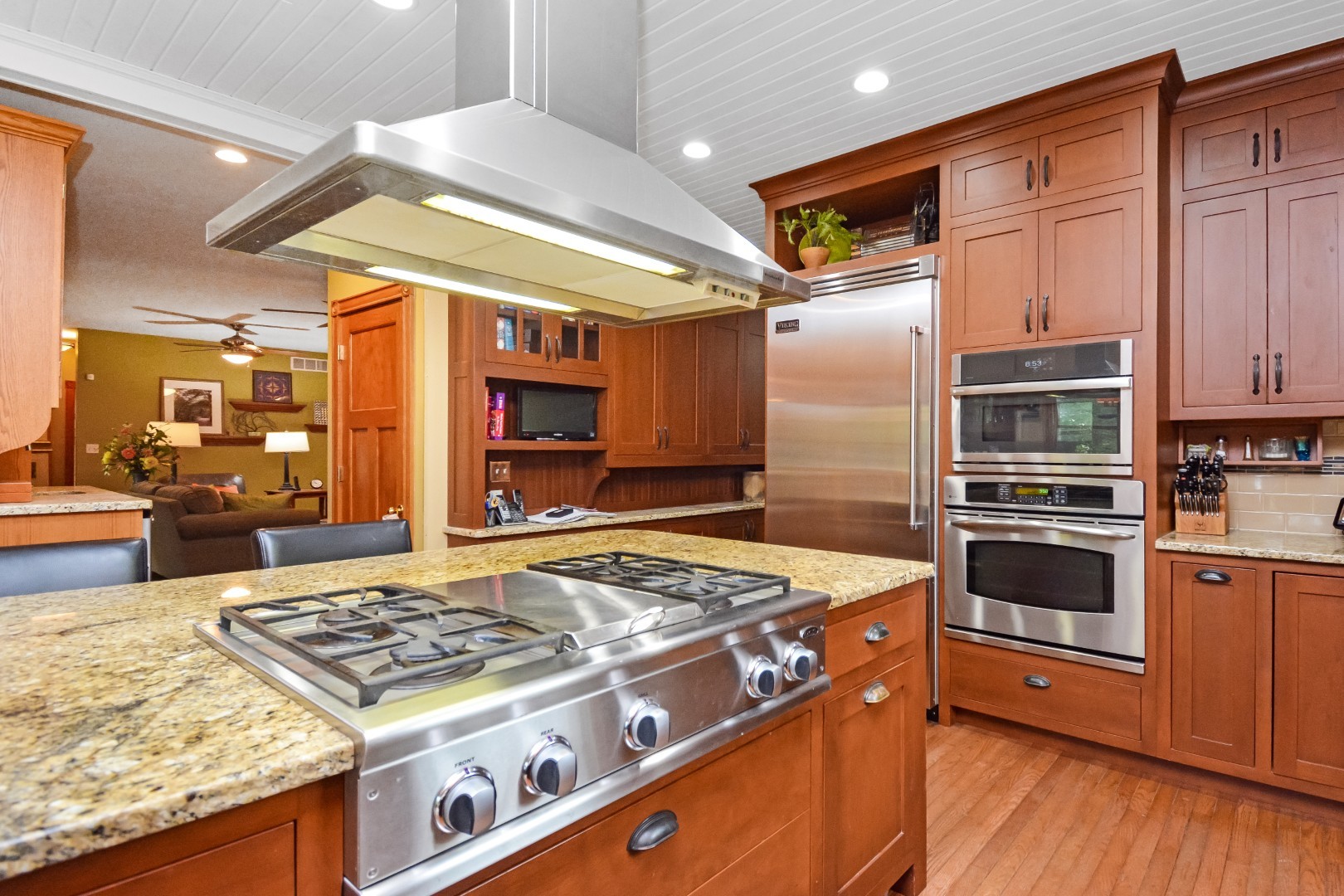 9030 Hardesty Run, Bloomington, IL 61705