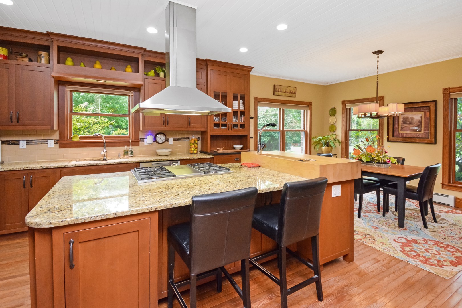 9030 Hardesty Run, Bloomington, IL 61705