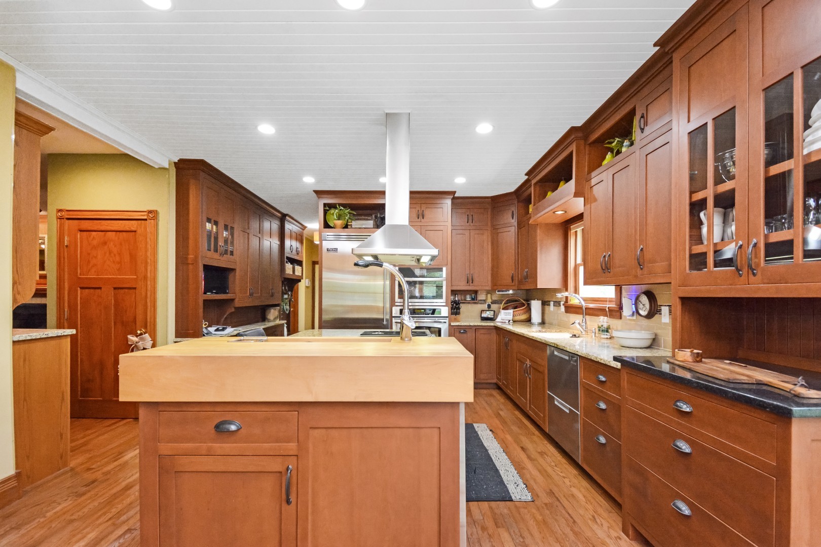 9030 Hardesty Run, Bloomington, IL 61705