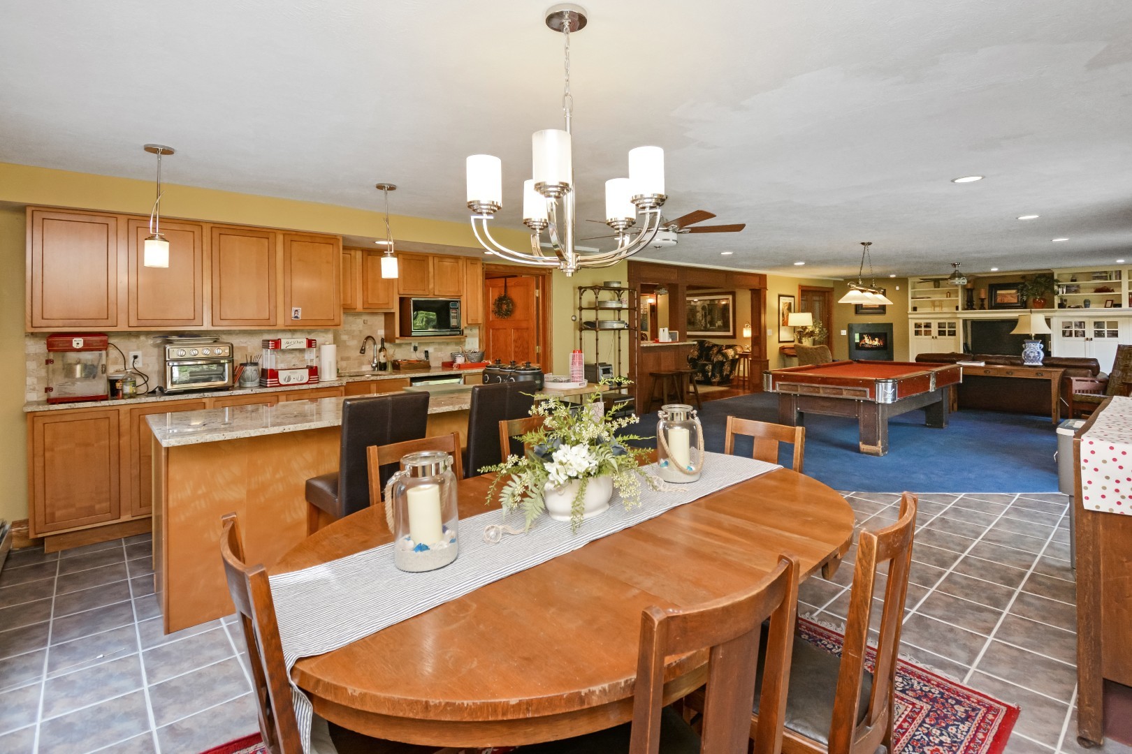 9030 Hardesty Run, Bloomington, IL 61705