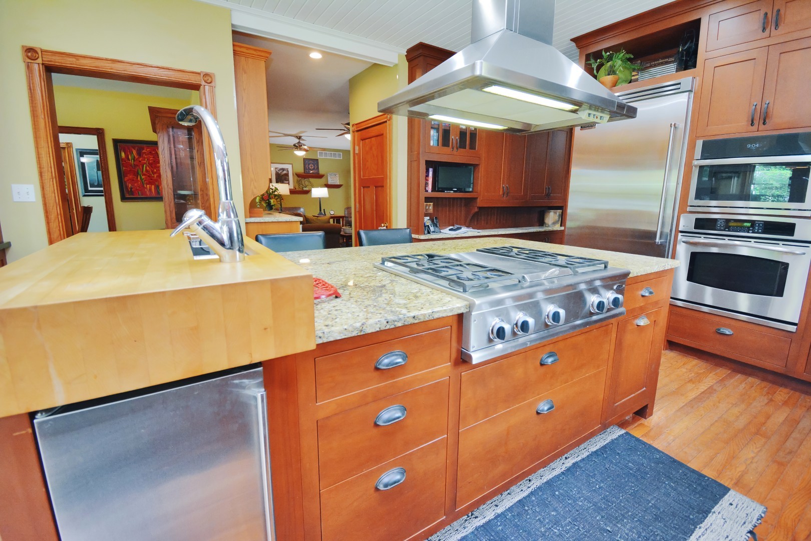 9030 Hardesty Run, Bloomington, IL 61705