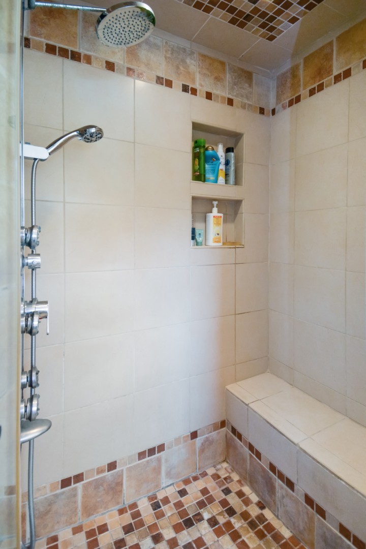 9030 Hardesty Run, Bloomington, IL 61705