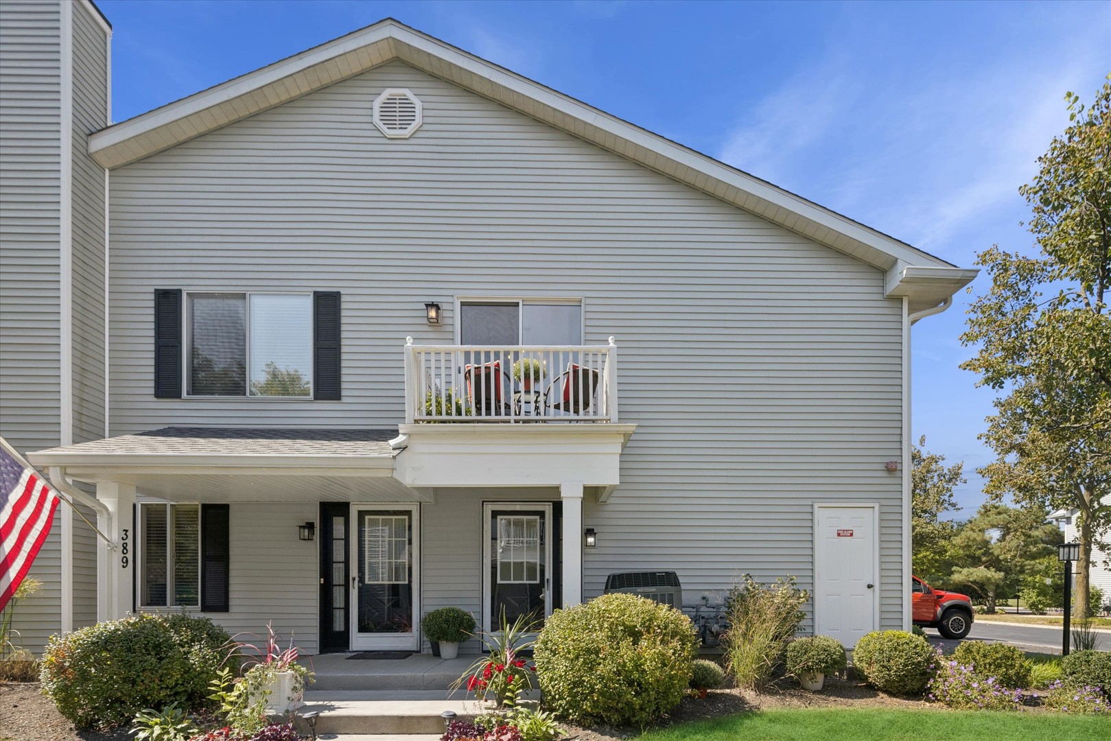 383 Coventry Court #4, Clarendon Hills, IL 60514