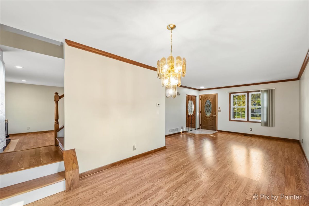 1120 Emerald Drive, Aurora, IL 60506