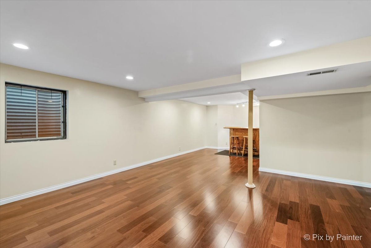 1120 Emerald Drive, Aurora, IL 60506