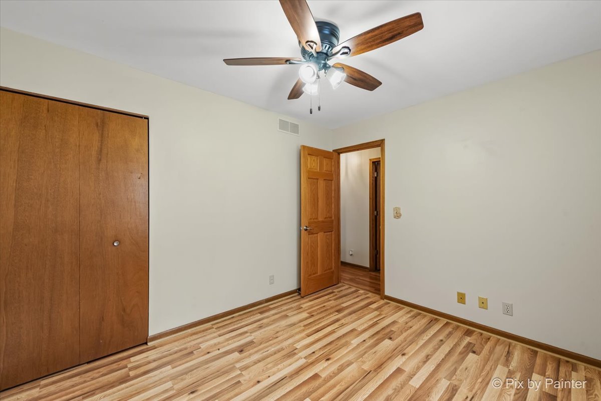 1120 Emerald Drive, Aurora, IL 60506