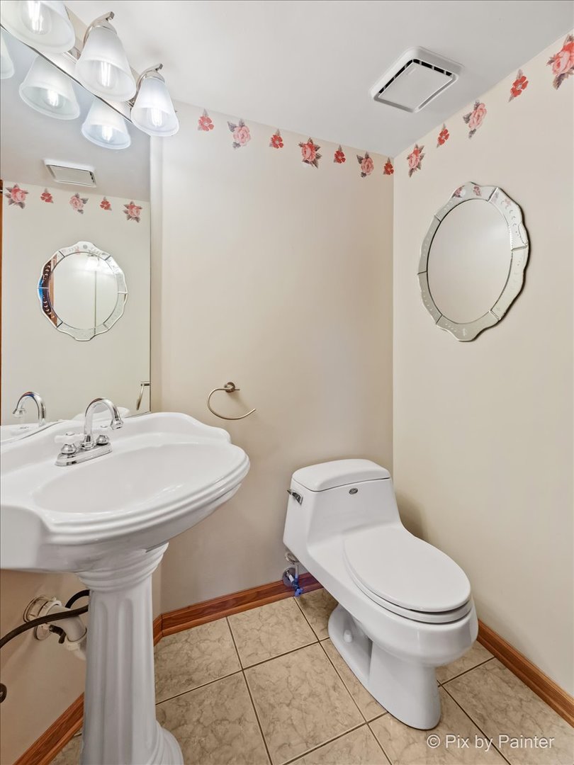 1120 Emerald Drive, Aurora, IL 60506