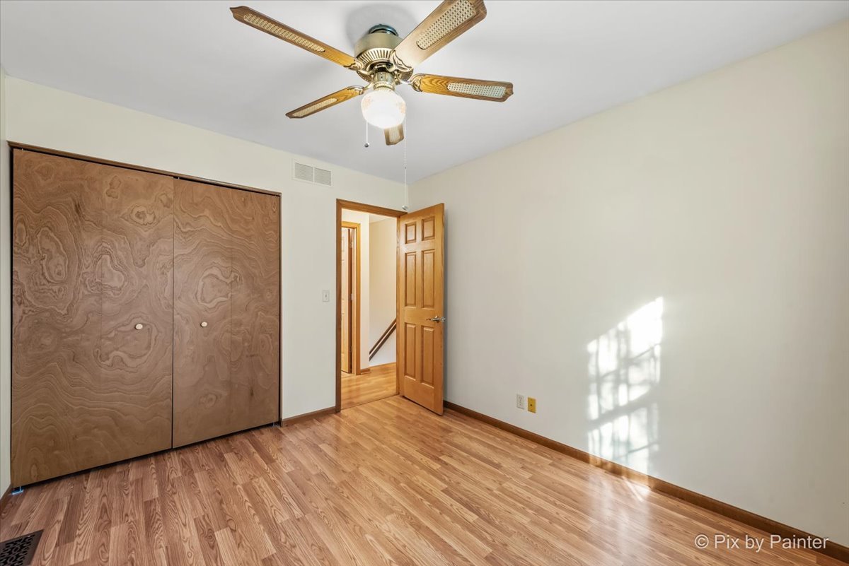 1120 Emerald Drive, Aurora, IL 60506