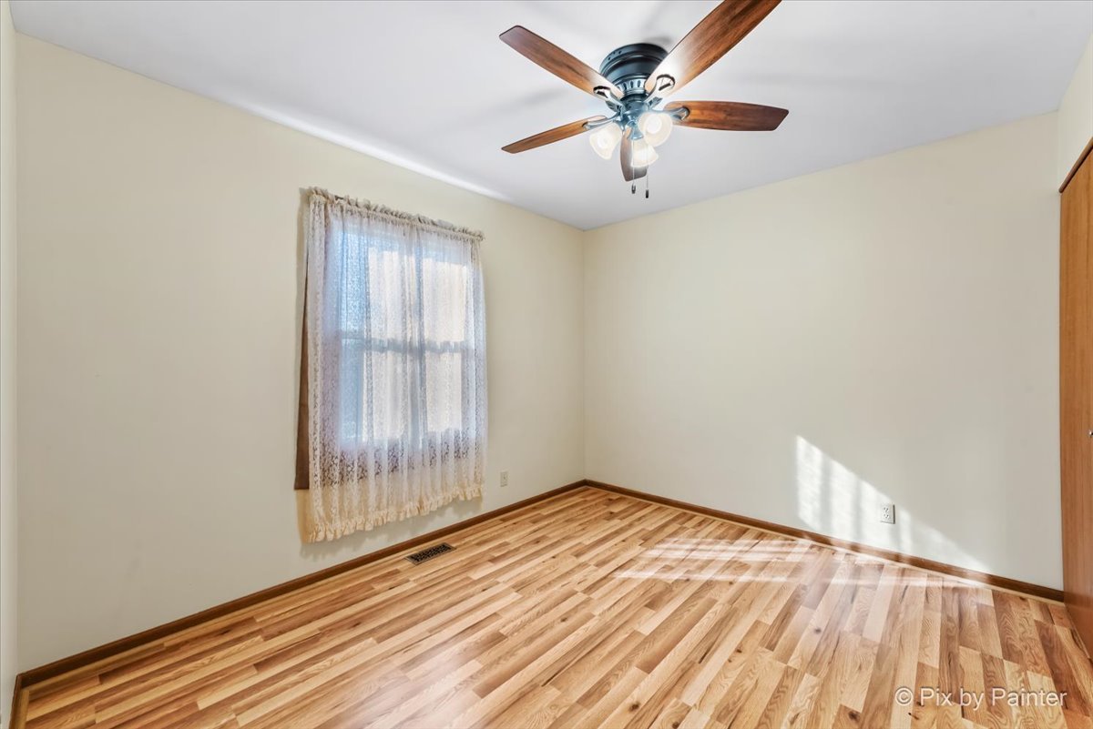 1120 Emerald Drive, Aurora, IL 60506