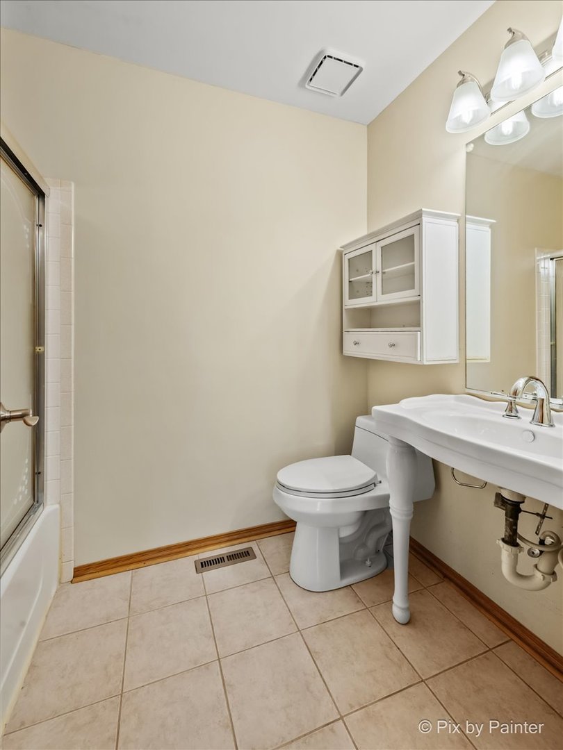 1120 Emerald Drive, Aurora, IL 60506