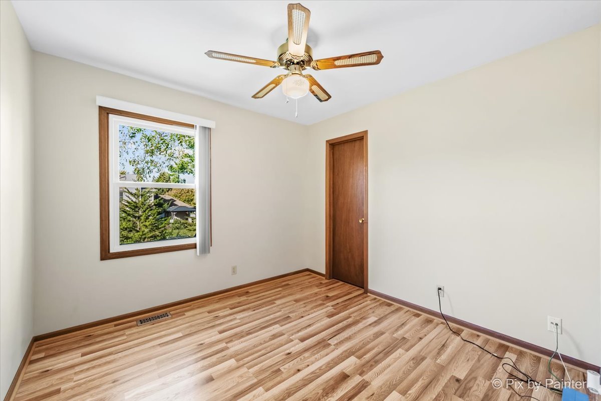 1120 Emerald Drive, Aurora, IL 60506