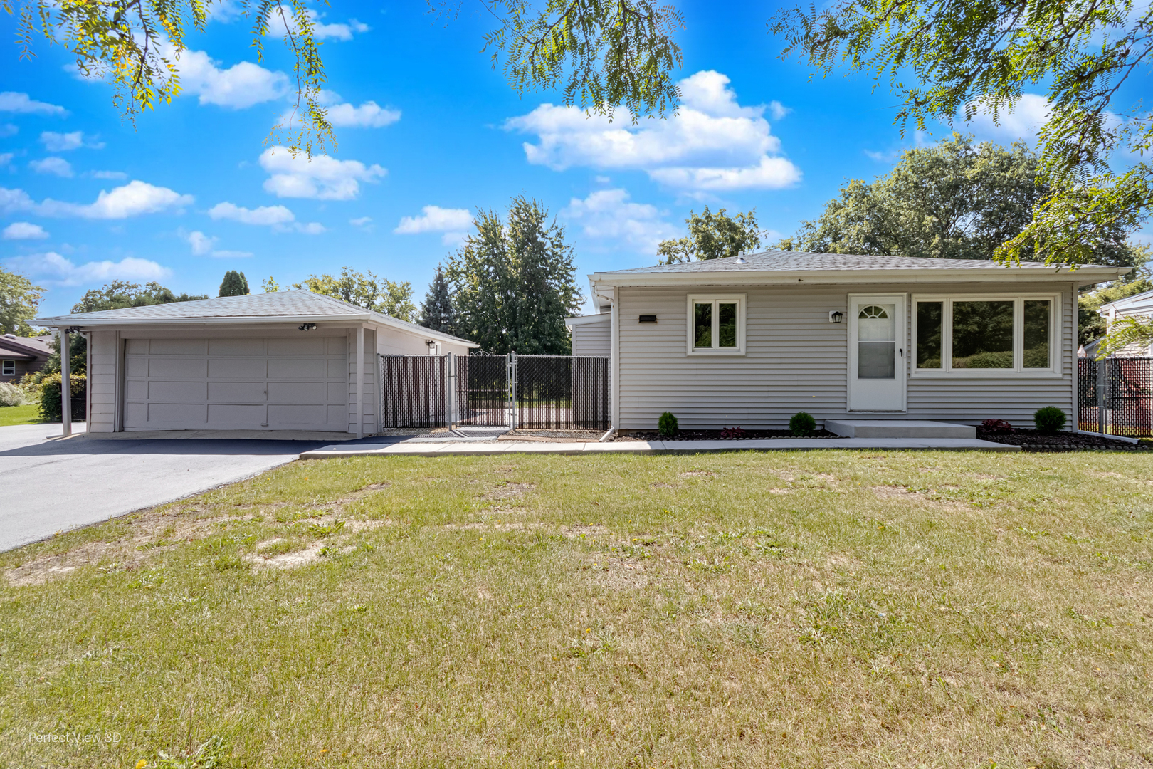 2605 Maple Avenue, Downers Grove, IL 60515