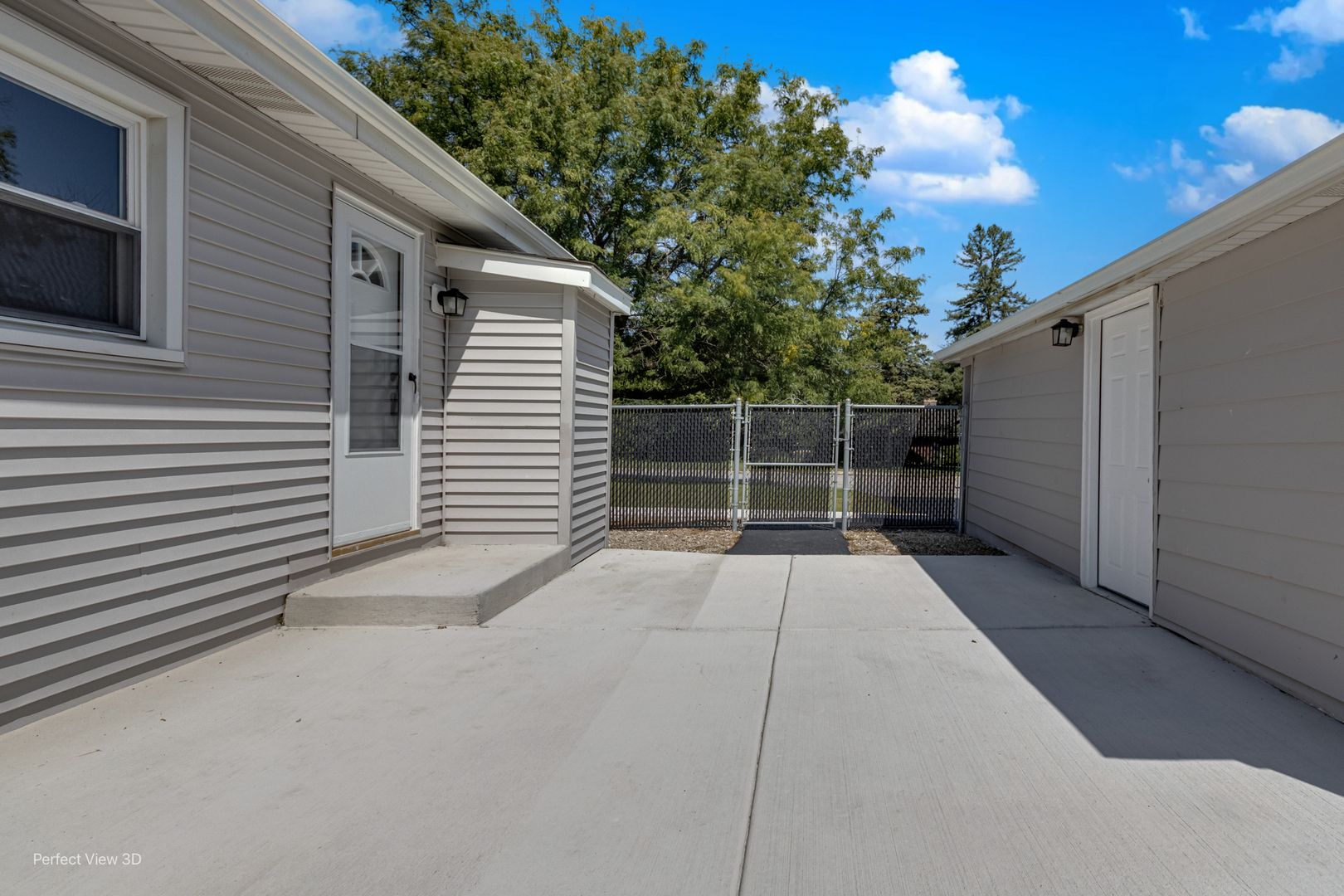 2605 Maple Avenue, Downers Grove, IL 60515