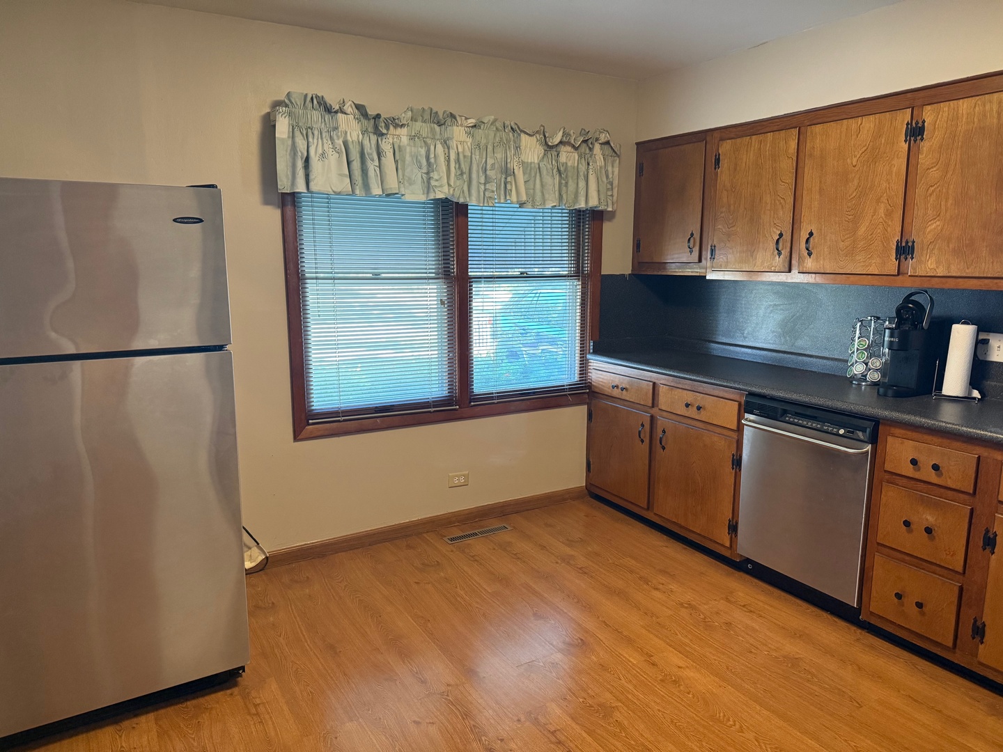 1915 Chestnut Street, Waukegan, IL 60087