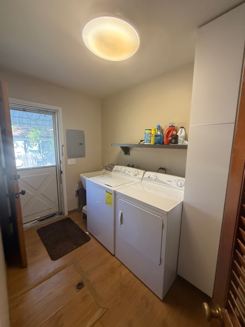 1915 Chestnut Street, Waukegan, IL 60087