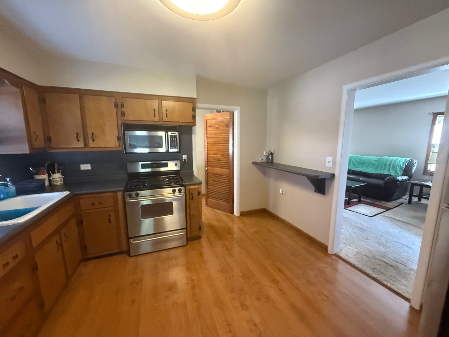 1915 Chestnut Street, Waukegan, IL 60087