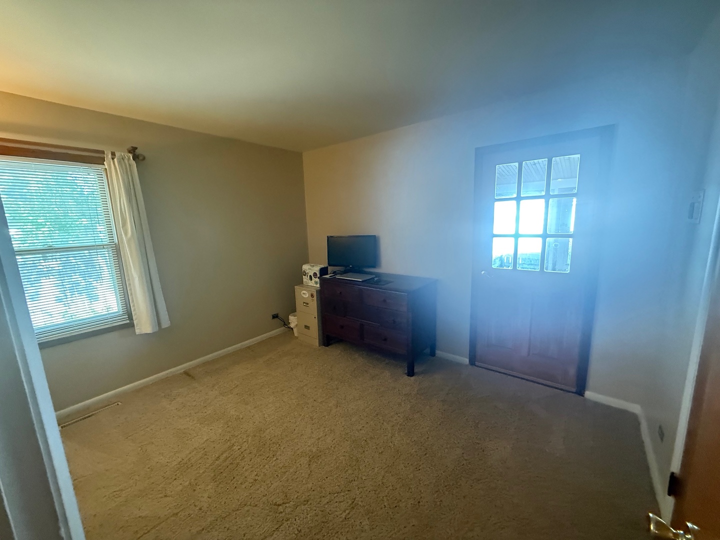 1915 Chestnut Street, Waukegan, IL 60087
