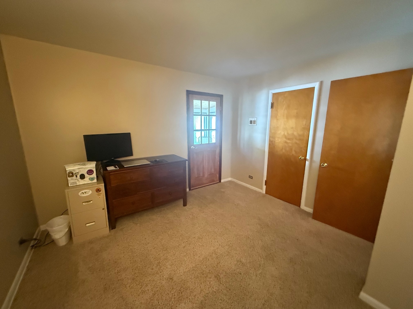 1915 Chestnut Street, Waukegan, IL 60087