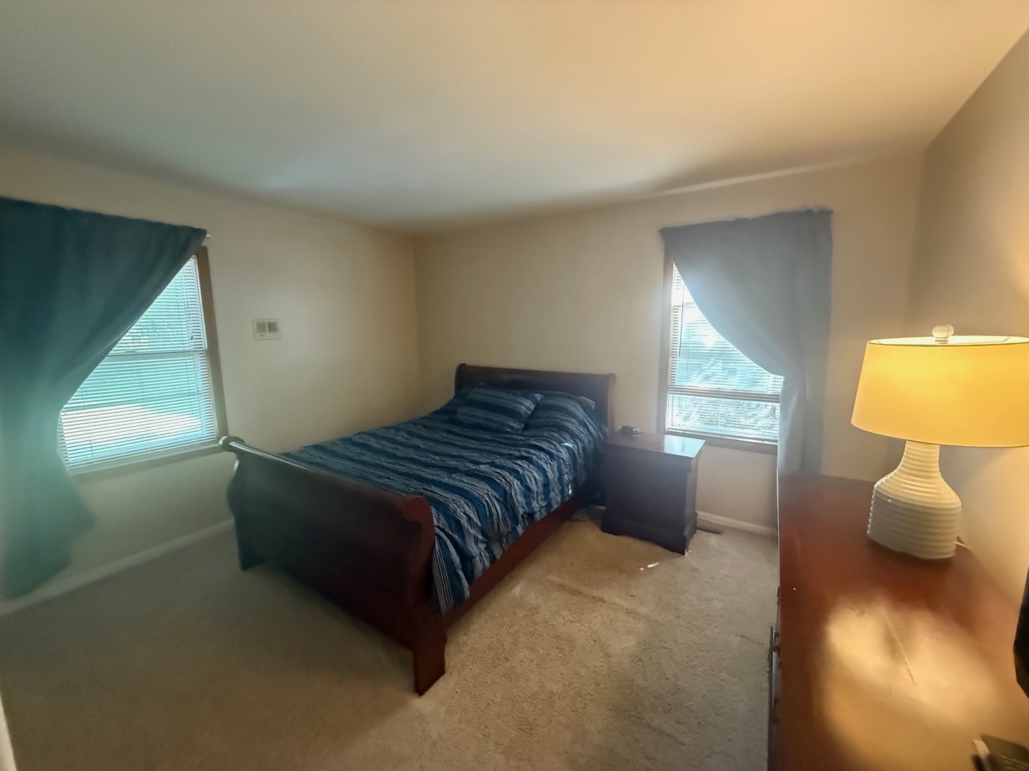 1915 Chestnut Street, Waukegan, IL 60087