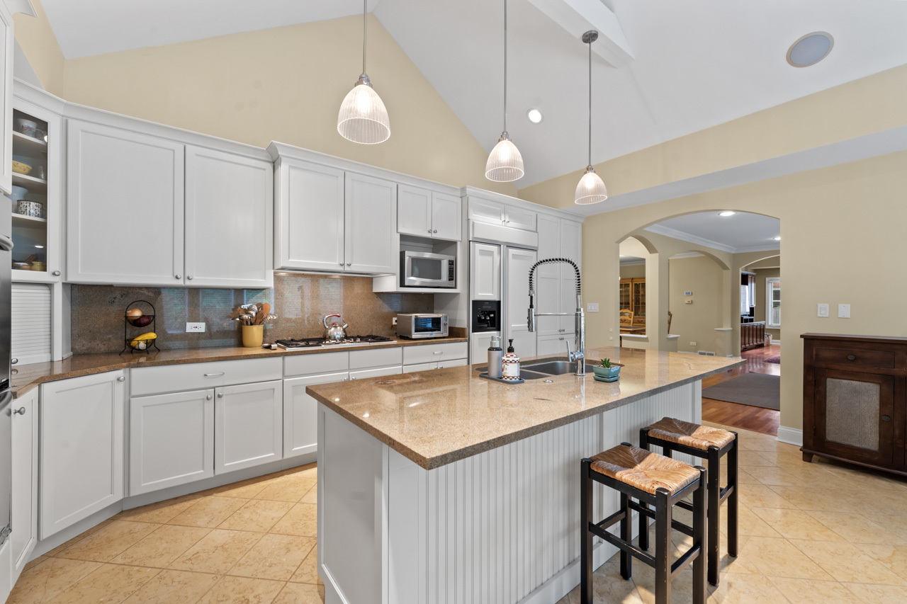 860 Kenton Road, Deerfield, IL 60015
