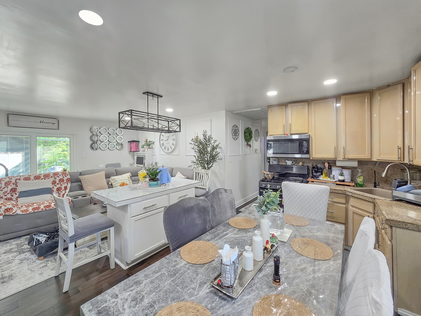 529 E Fullerton Avenue, Glendale Heights, IL 60139