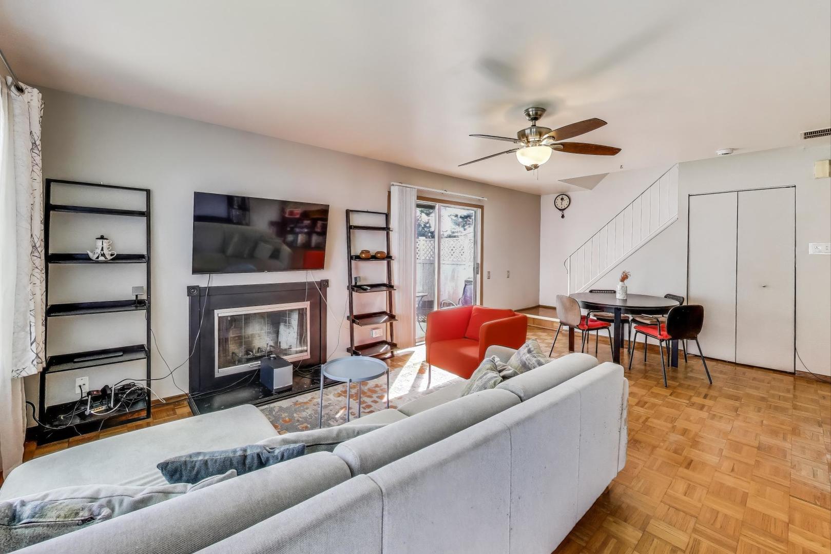 408 Trenton Court, Aurora, IL 60504