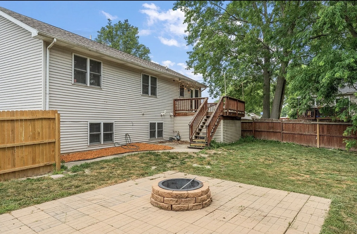 263 Hillcrest Avenue, Hobart, IN 46342