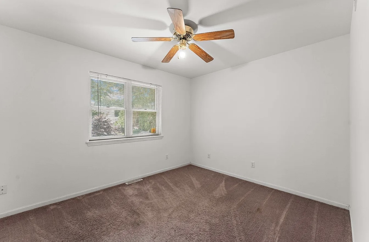 263 Hillcrest Avenue, Hobart, IN 46342