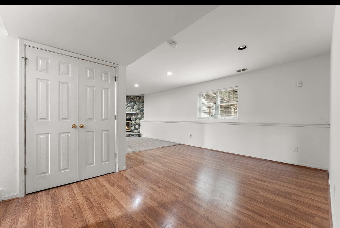 263 Hillcrest Avenue, Hobart, IN 46342