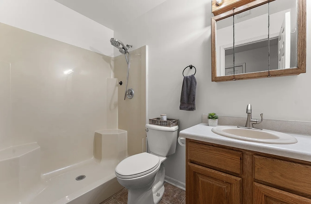263 Hillcrest Avenue, Hobart, IN 46342