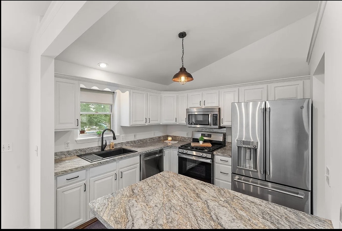 263 Hillcrest Avenue, Hobart, IN 46342