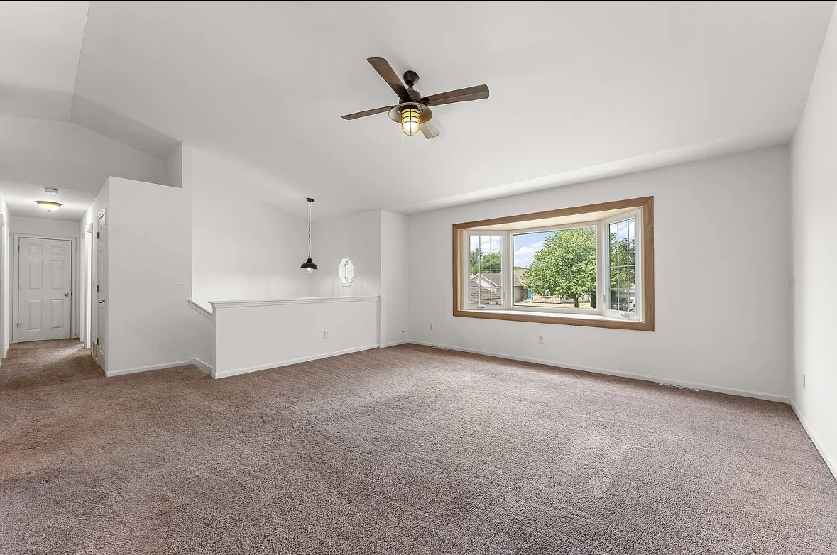 263 Hillcrest Avenue, Hobart, IN 46342
