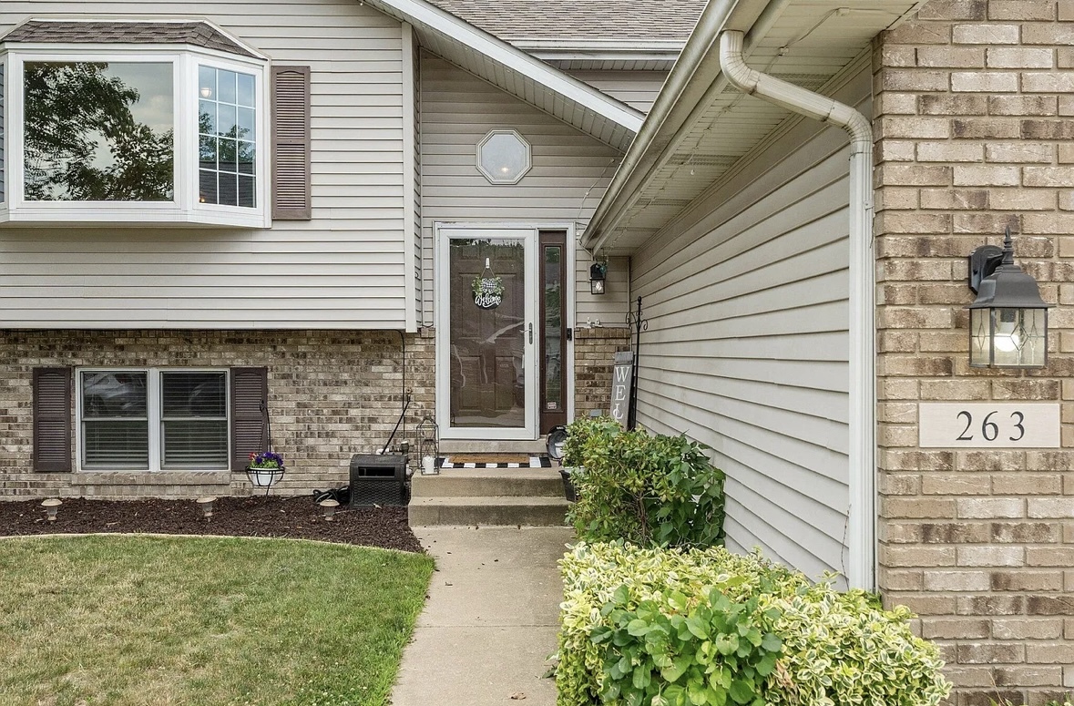 263 Hillcrest Avenue, Hobart, IN 46342