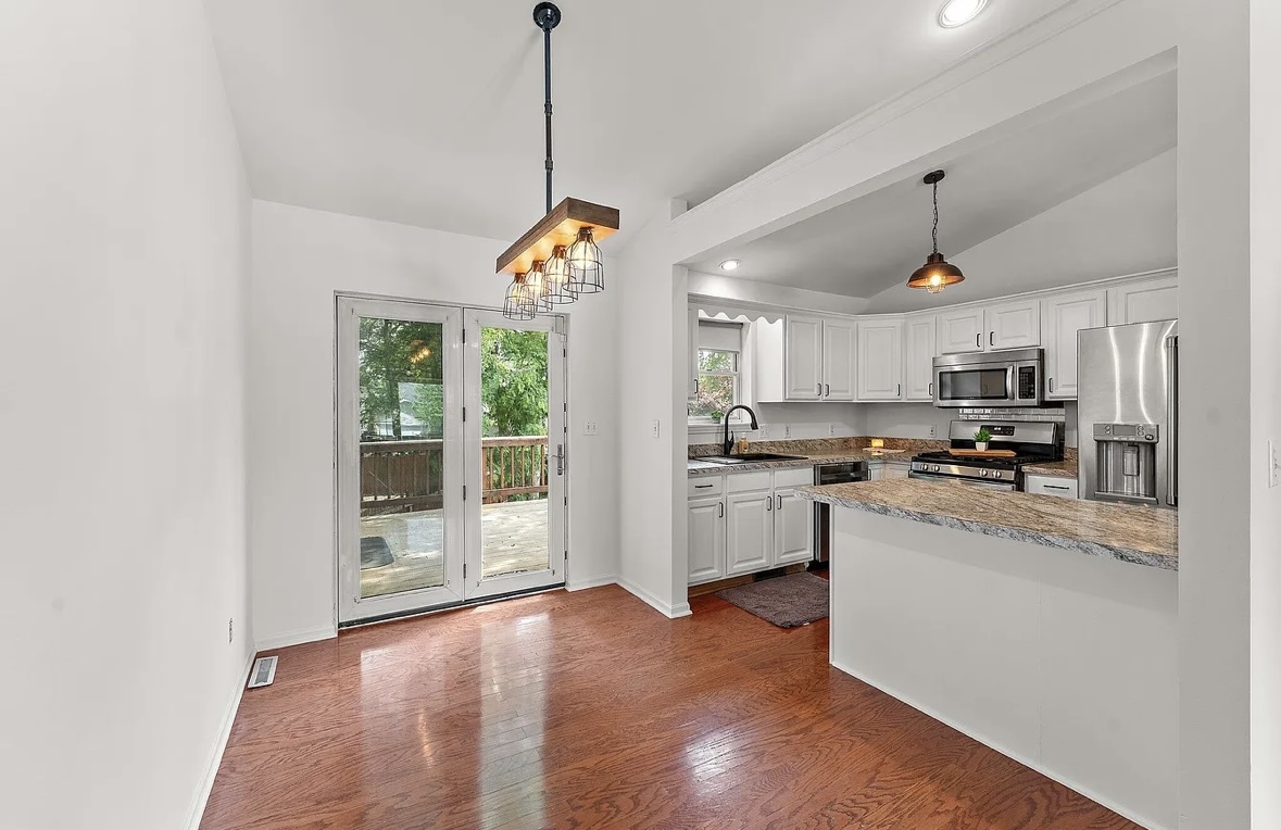 263 Hillcrest Avenue, Hobart, IN 46342