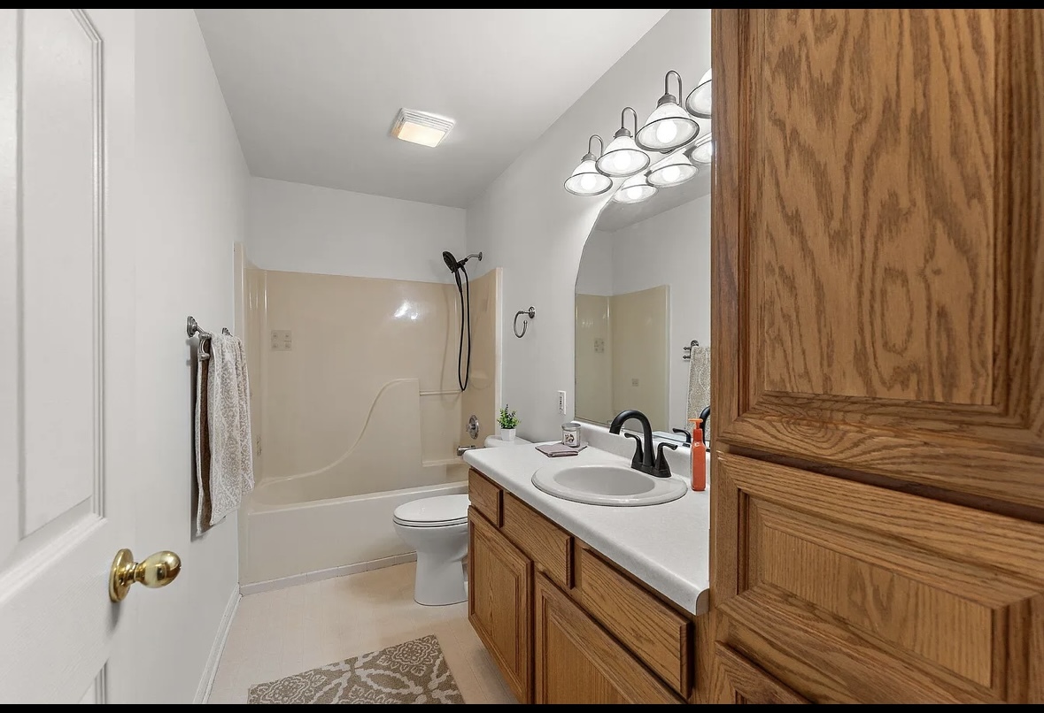 263 Hillcrest Avenue, Hobart, IN 46342