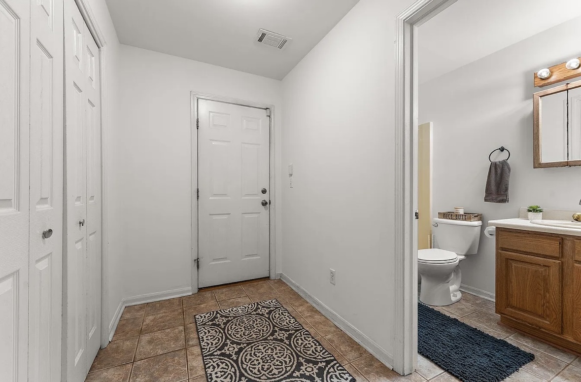 263 Hillcrest Avenue, Hobart, IN 46342