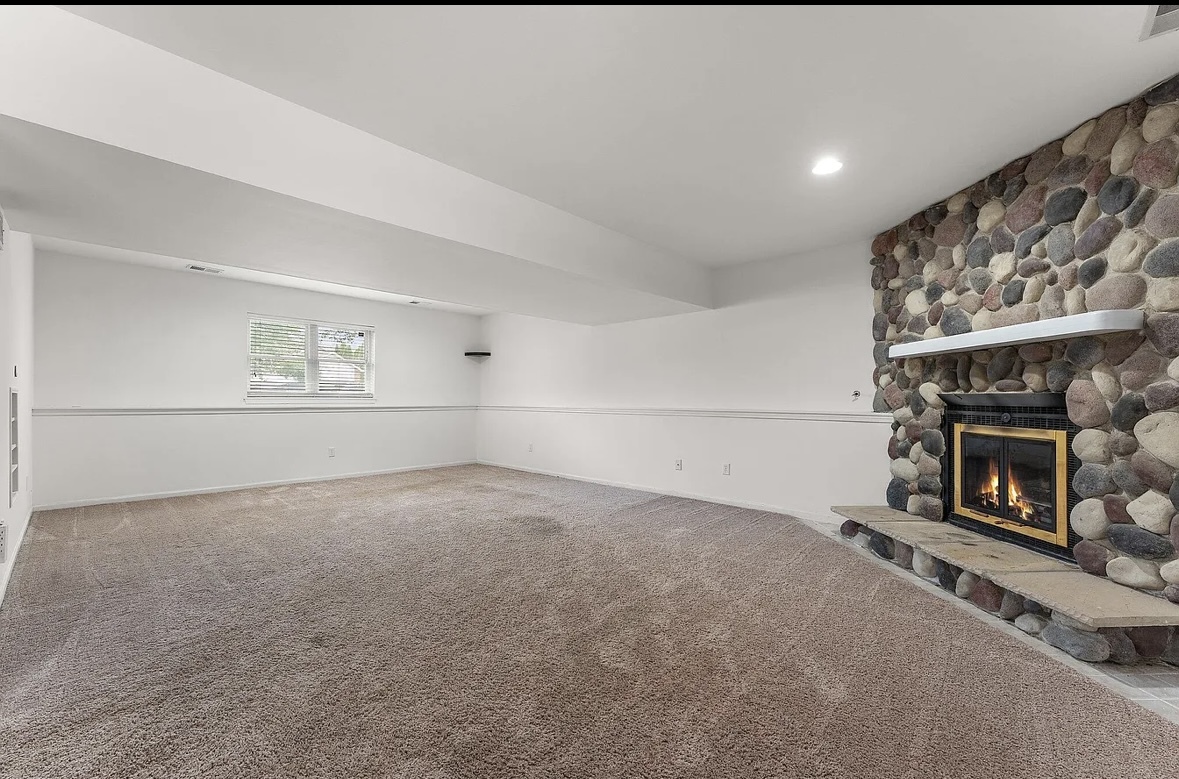 263 Hillcrest Avenue, Hobart, IN 46342