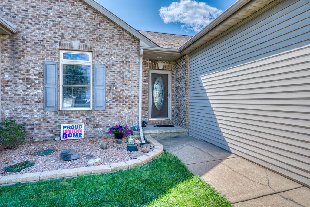 1021 W Cermak Road, Braidwood, IL 60408