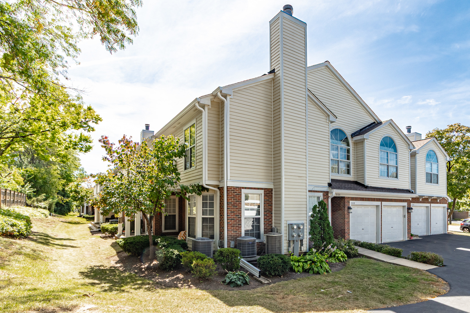 668 Portage Court, Vernon Hills, IL 60061