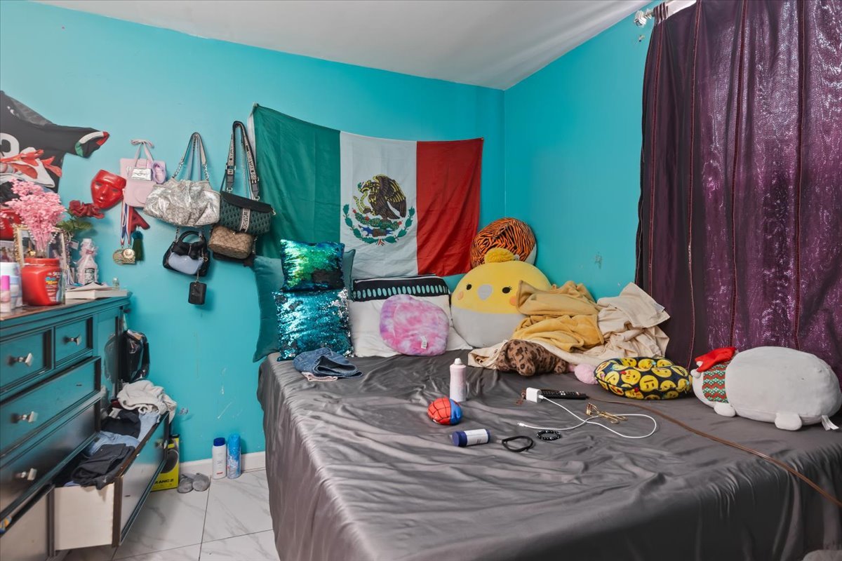 5327 S ABERDEEN Avenue, Chicago, IL 60609