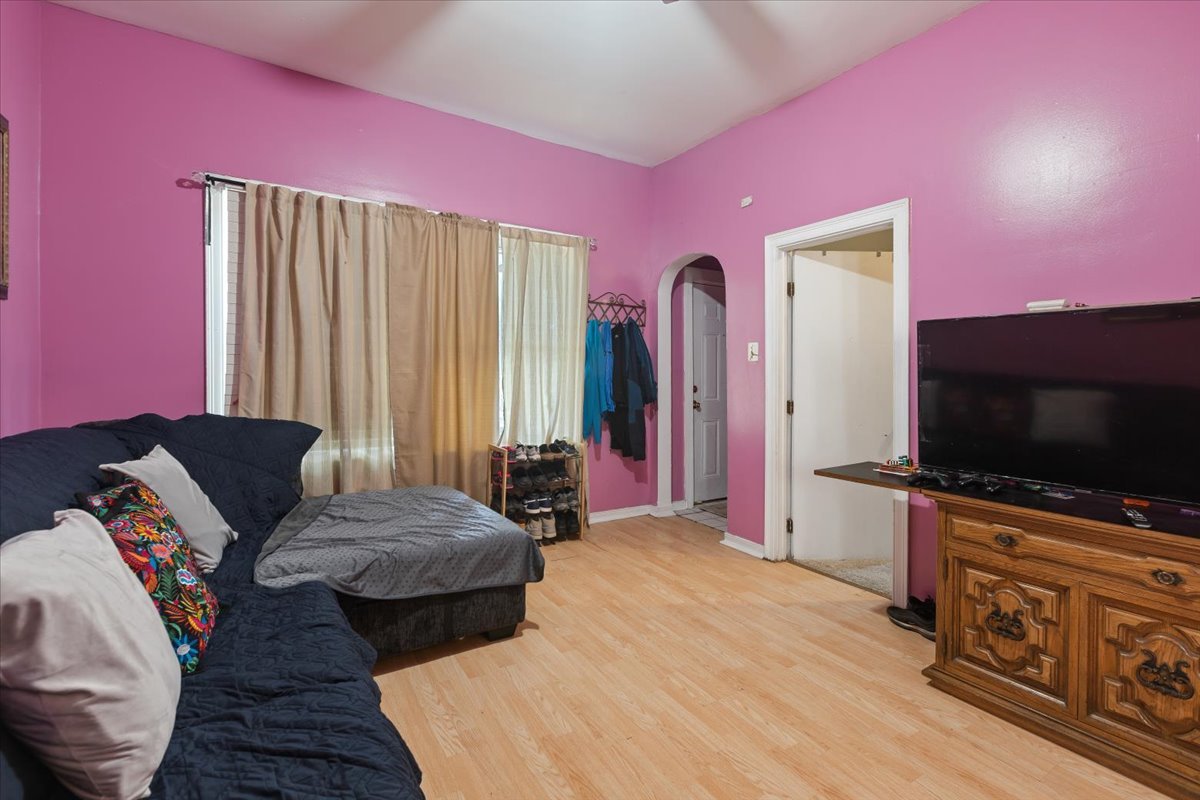 5327 S ABERDEEN Avenue, Chicago, IL 60609