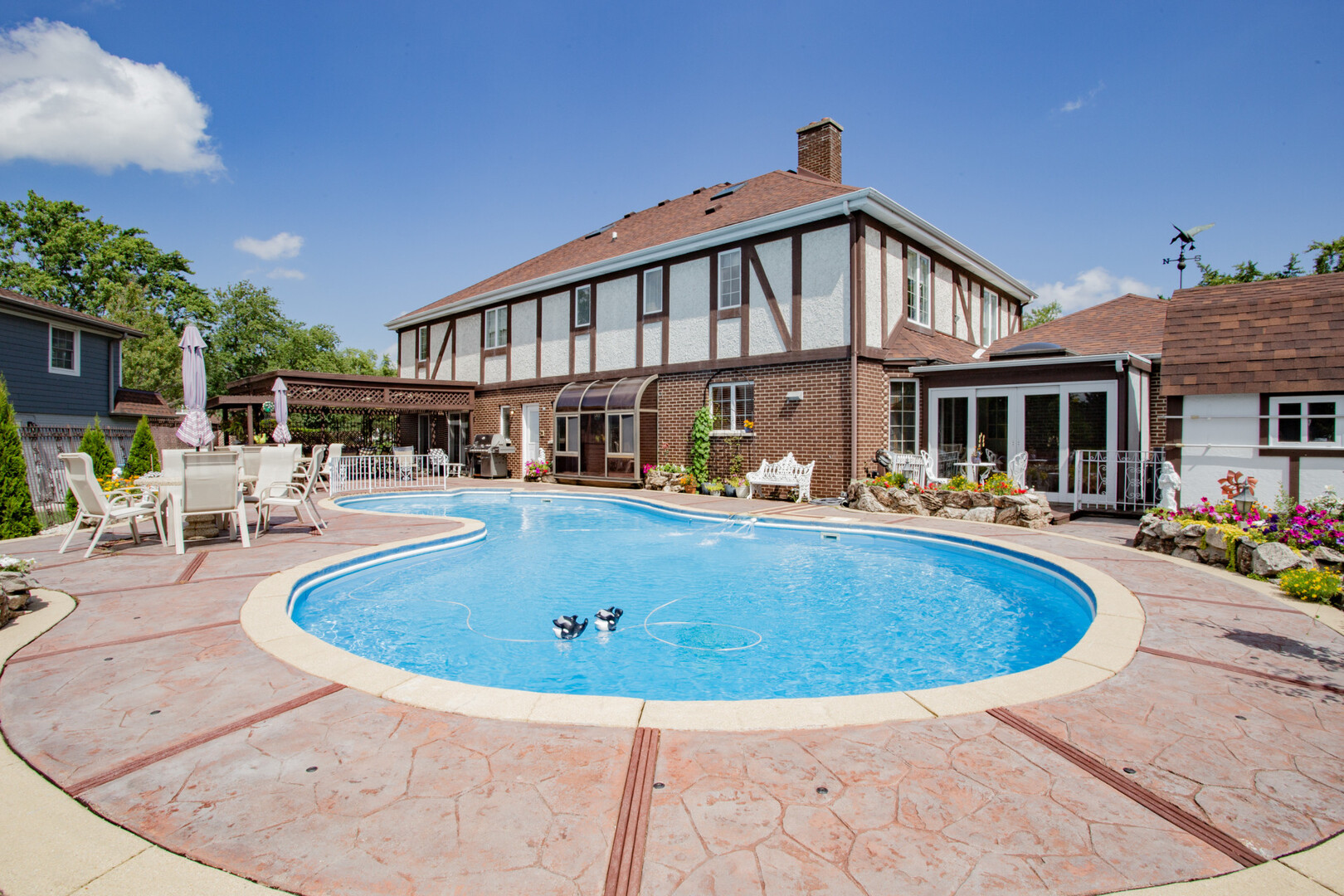 818 Brentwood Drive, Bensenville, IL 60106