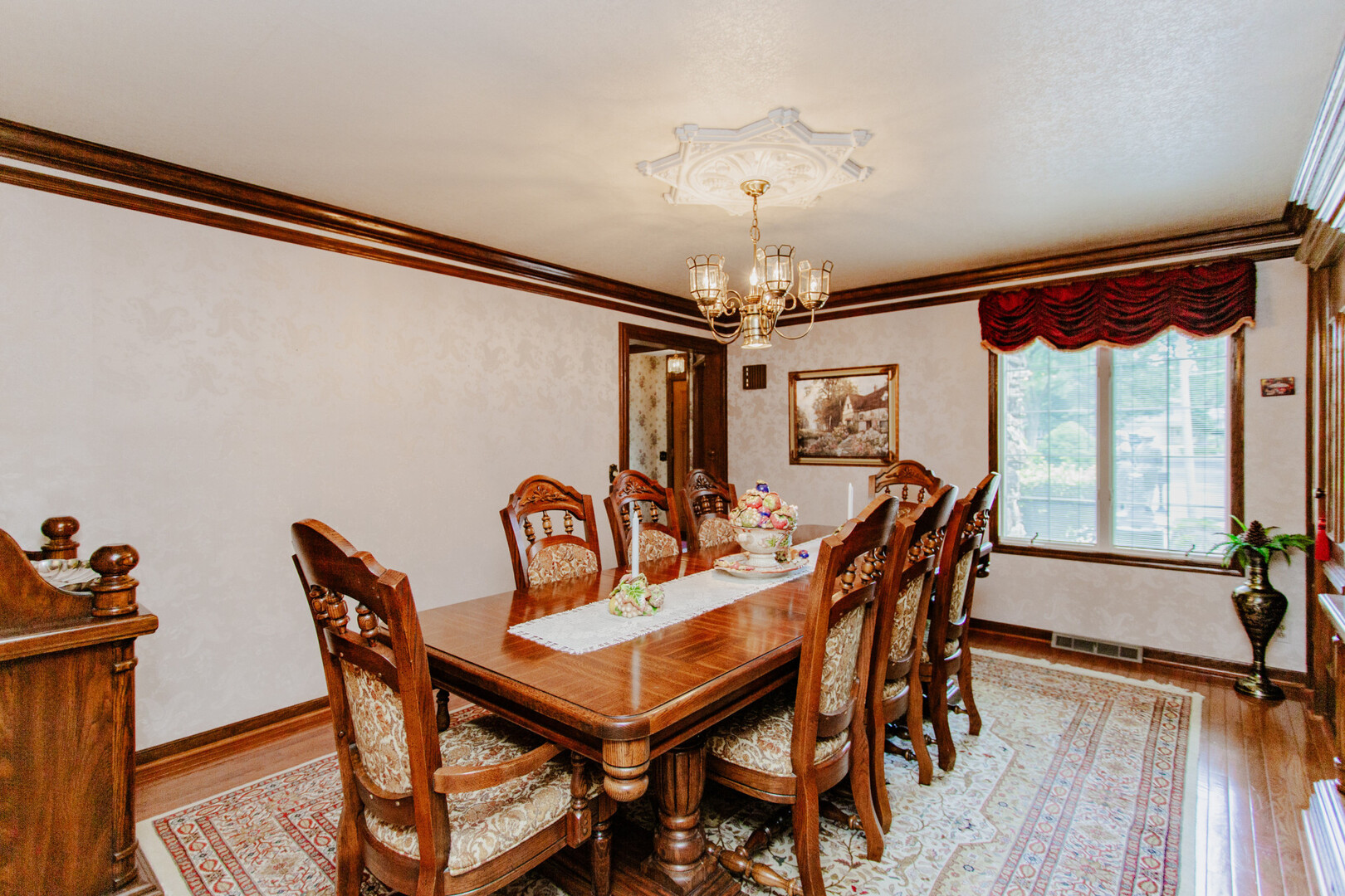 818 Brentwood Drive, Bensenville, IL 60106