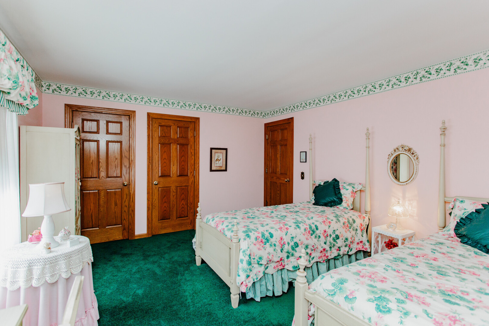 818 Brentwood Drive, Bensenville, IL 60106