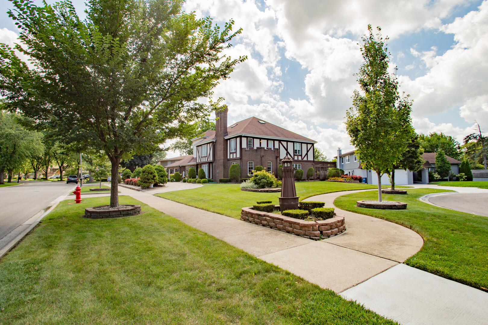 818 Brentwood Drive, Bensenville, IL 60106