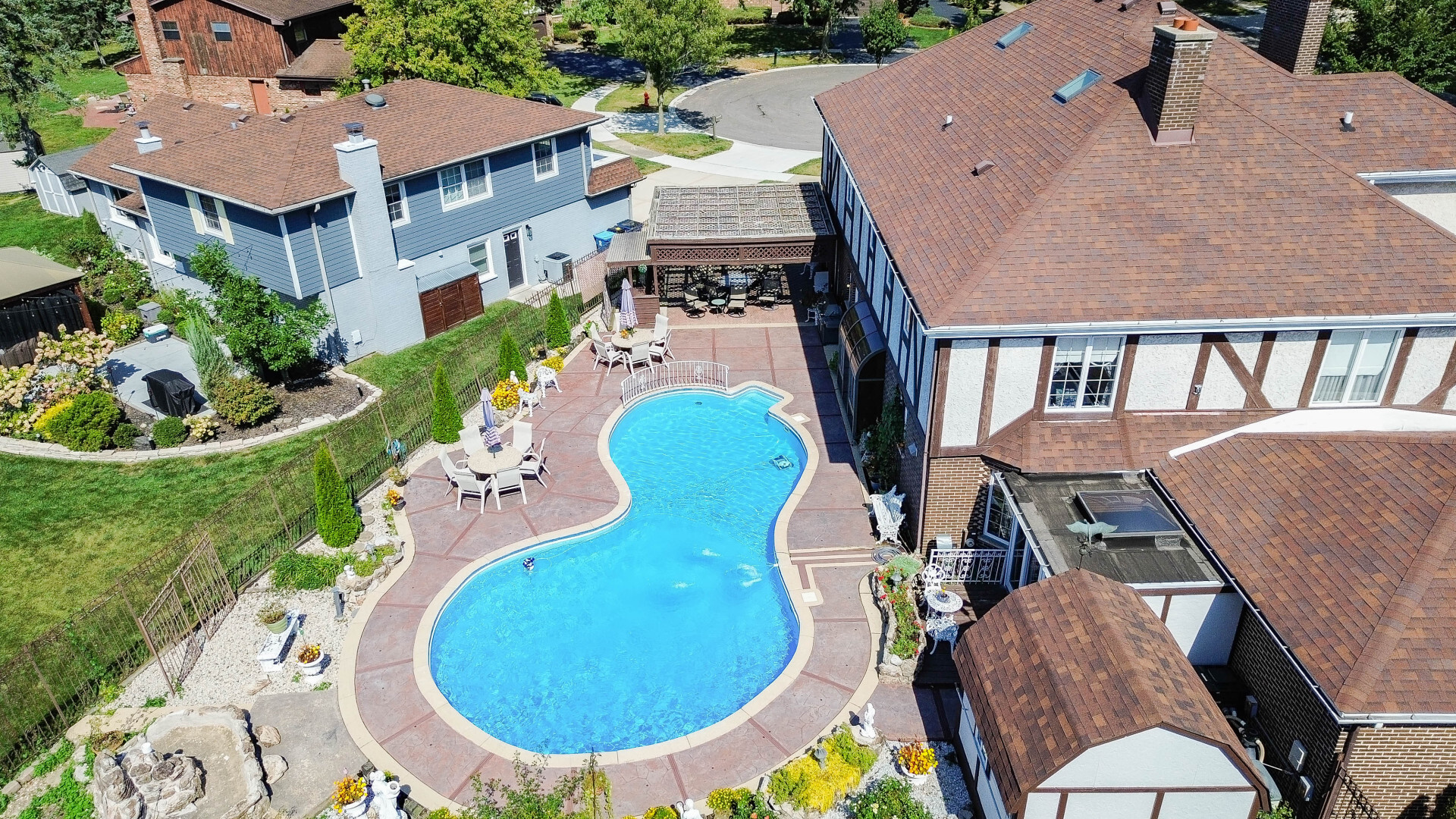 818 Brentwood Drive, Bensenville, IL 60106