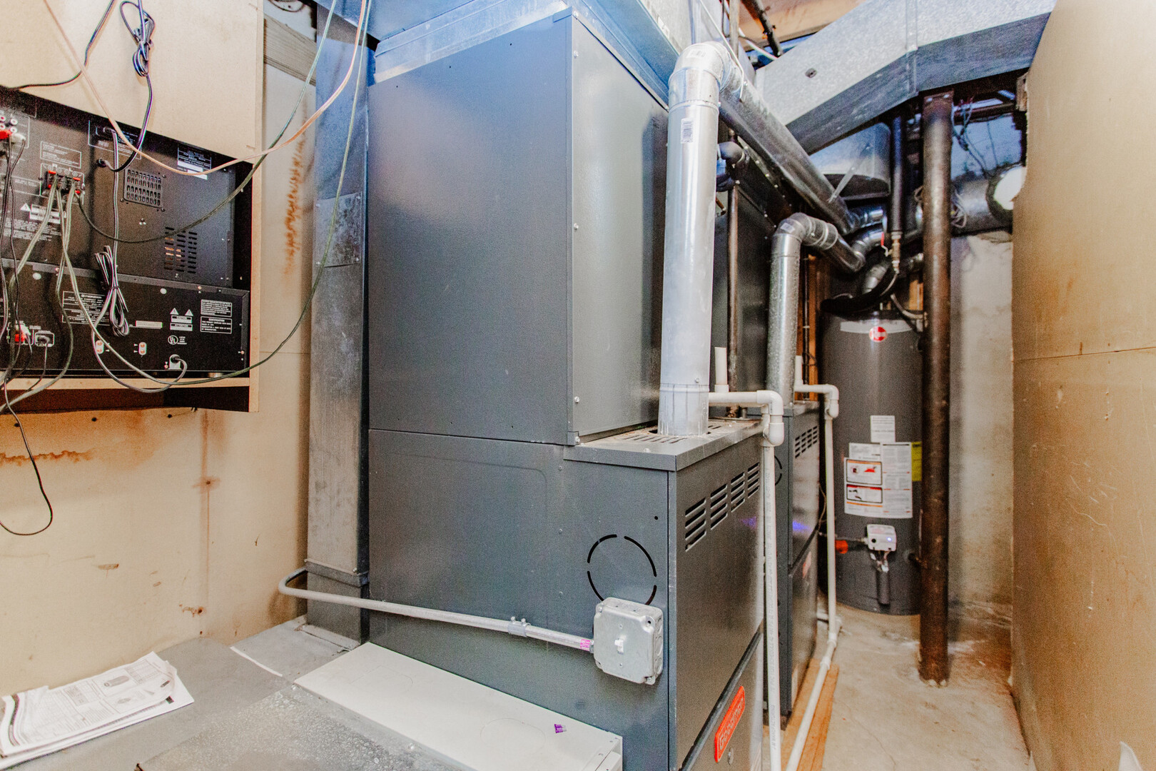 818 Brentwood Drive, Bensenville, IL 60106