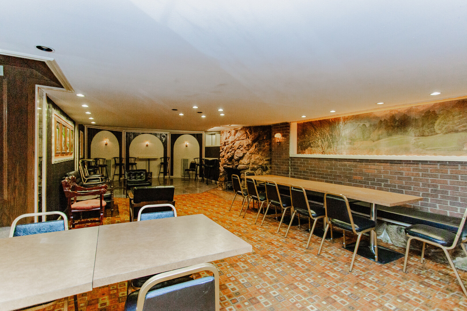 818 Brentwood Drive, Bensenville, IL 60106