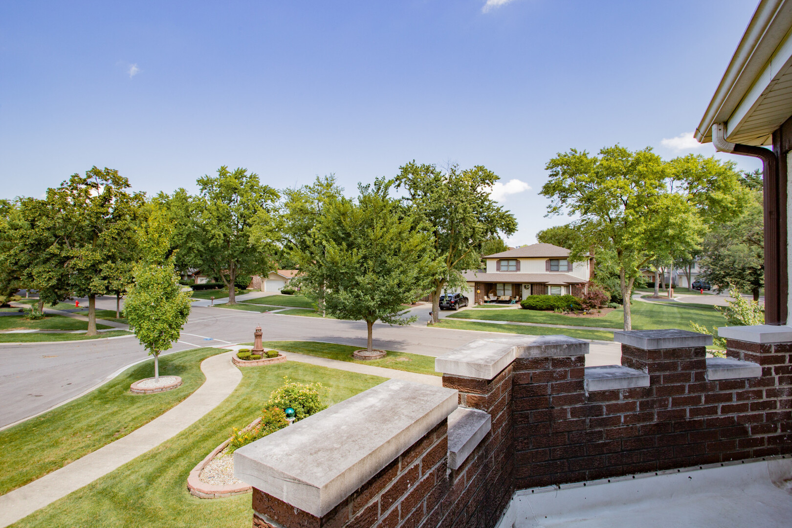 818 Brentwood Drive, Bensenville, IL 60106